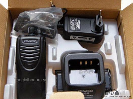 Bóc hộp máy bộ đàm Kenwood TK-2307/3307 cầm tay chính hãng, Boc hop may bo dam Kenwood TK 2307 3307 cam tay chinh hang