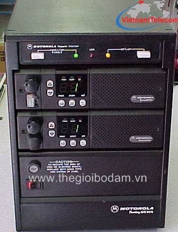 Mặt sau Trạm chuyển tiếp tín hiệu Motorola CDR 700 Mặt sau Trạm chuyển tiếp tín hiệu Motorola CDR 700
