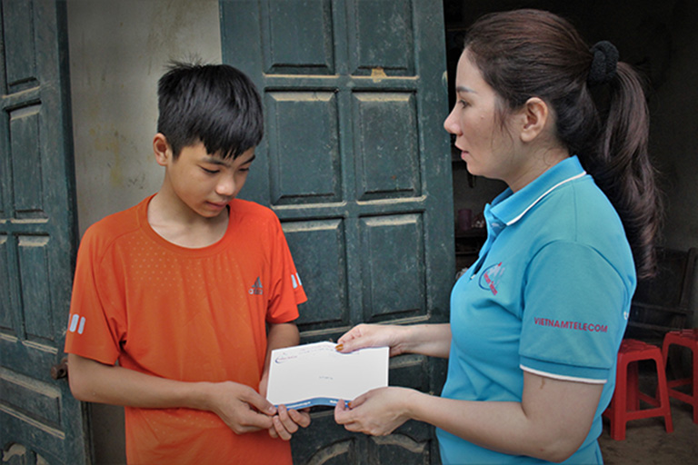 Vietnamtelecom-va-nhung-cung-duong-thien-nguyen,Giá mua bán Máy bộ đàm chính hãng; gia mua ban may bo dam chinh hang; nơi mua bán Máy bộ đàm kenwood chính hãng; noi mua ban may bo dam kenwood chinh hang; địa chỉ mua bán uy tín Máy bộ đàm motorola chính hãng; dia chi mua ban uy tin may bo dam motorola chinh hang; Máy bộ đàm vertex standard chính hãng; may bo dam vertex standard chinh hang; Máy bộ đàm icom chính hãng; may bo dam icom chinh hang; máy bộ đàm giá rẻ; may bo dam gia re; máy bộ đàm hàng hải; may bo dam hang hai; Máy bộ đàm dùng cho nhà hàng khách sạn; may bo dam dùng cho nha hang khach san; máy bộ đàm cho bảo vệ; may bo dam cho bao ve; máy bộ đàm nhỏ gọn; may bo dam nho gon; máy bộ đàm tốt nhất hiện nay; may bo dam tot nhat hien nay; máy bộ đàm dùng cho nhà cao tầng; may bo dam dung cho nha cao tang; máy bộ đàm cho công trình xây dựng; may bo dam cho cong trinh xay dung; máy bộ đàm sóng khỏe pin tốt; may bo dam song khoe; máy bộ đàm cầm tay; may bo dam cam tay; máy bộ đàm kenwood cầm tay; may bo dam kenwood cam tay; máy bộ đàm motorola cầm tay; may bo dam motorola cam tay; máy bộ đàm vertex standard cầm tay; may bo dam vertex standard cam tay; máy bộ đàm icom cầm tay; may bo dam icom cam tay; máy bộ đàm HYT cầm tay; may bo dam HYT cam tay; máy bộ đàm Kirisun cầm tay tại Hà Nội HN sài gòn tphcm thành phố hồ chí minh; may bo dam Kirisun cam tay tai ha noi HN tphcm thanh pho ho chi minh;