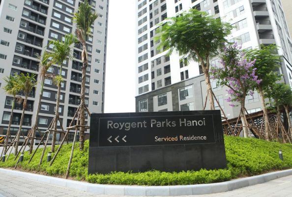Lối vào tổ hợp Roygent Parks Hà Nội