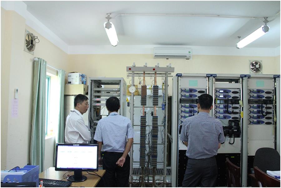 khảo sát thực tế hoạt động của các trạm thu phát ACC, APP và đài kiểm soát không lưu Tower