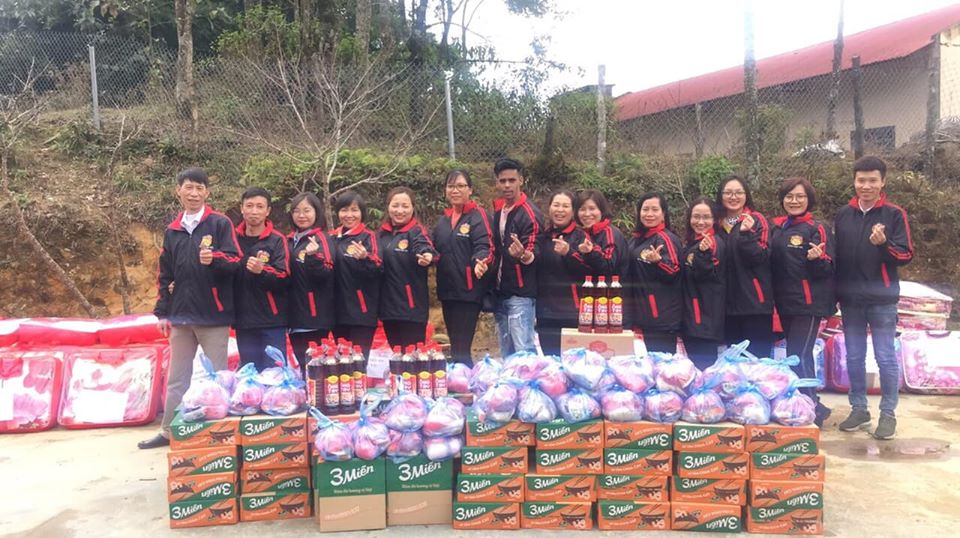 Taxi Hiếu Hồng chung tay với cộng đồng giúp đỡ người có cảnh ngộ khó khăn