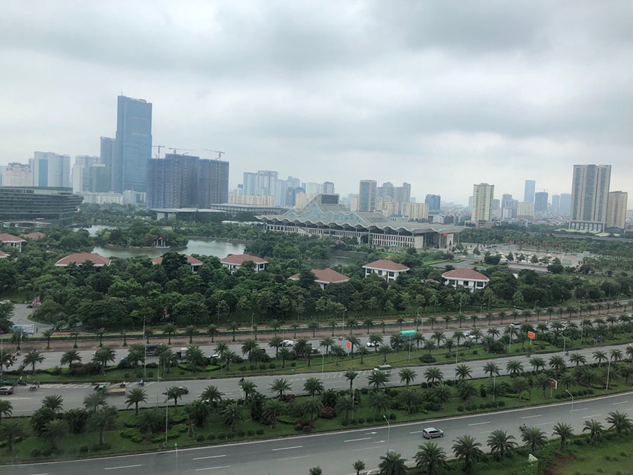 Bên kia khu đô thị là trung tâm hội nghị quốc gia Mỹ Đình