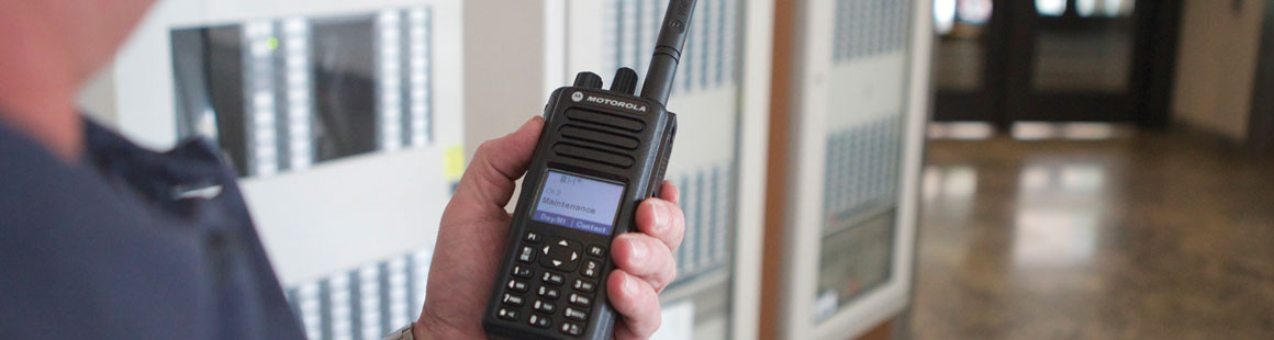 Sử dụng bộ đàm cầm tay rất phổ biến hiện nay