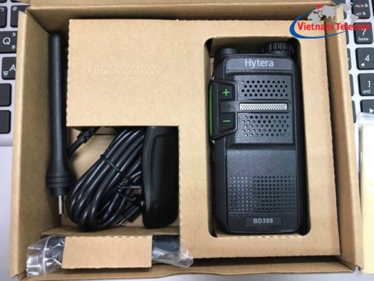 Bộ đàm HYT BD308 với đầy đủ phụ kiện đi kèm
