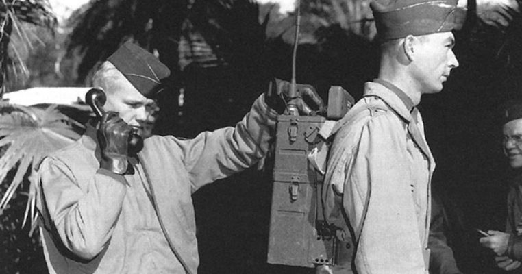 Hình ảnh thiết bị bộ đàm đầu tiên vào năm 1943