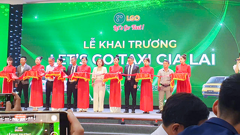 Let's go taxi khai trương tại gia lai