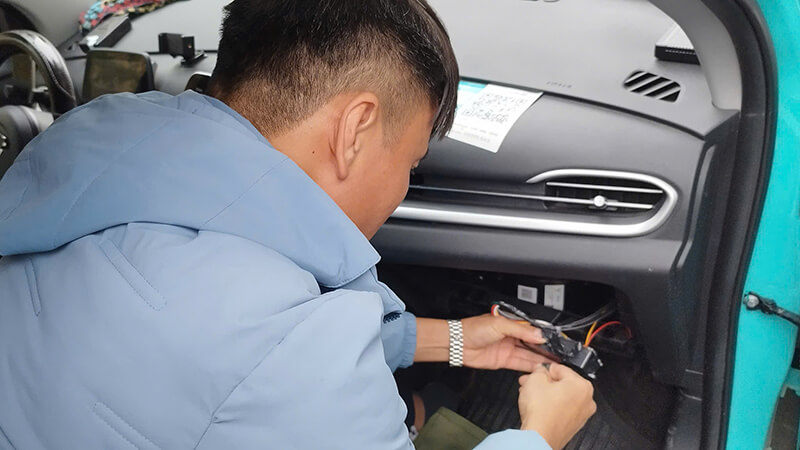 Sửa thiết bị taxi điện Xanh Đông Bắc