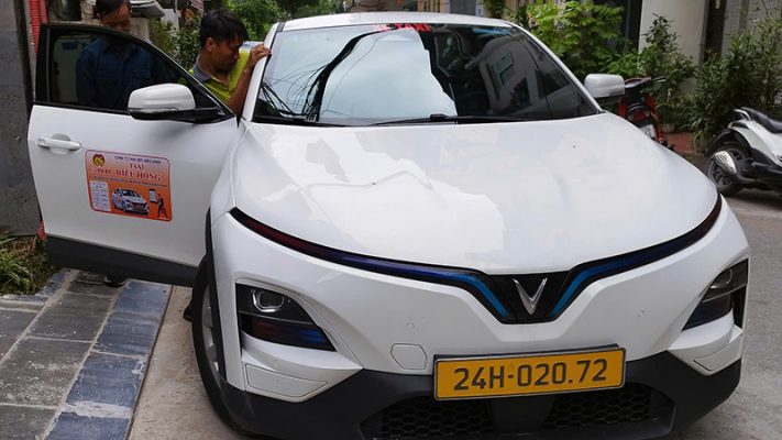 Lắp mắt thần taxi hiếu hồng lần 2