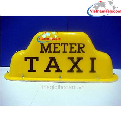 den-noc-xe-taxi-co-de-tu-mau-vang