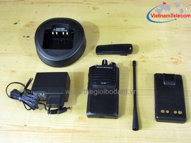 may-bo-dam-Vertex-Standard-VX-261-bo-dam-cam-tay-2