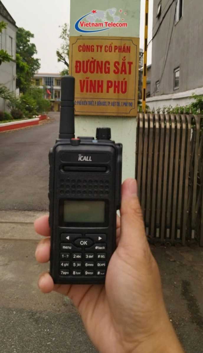 Bộ đàm 4G iCALL PoC 555 LTE có nhiều điểm nổi trội giúp giải quyết bài toán liên lạc của công ty đường sắt Vĩnh Phú.